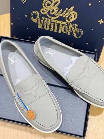 GIÀY LOAFER NAM L V CROISETTE PHOM PREPPY DA BÊ MỀM VÂN HẠT