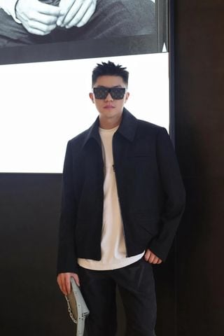 ÁO KHOÁC NAM L V DÁNG CỔ BẺ MONOGRAM DỆT NỔI PHOM GỌN SANG TRỌNG