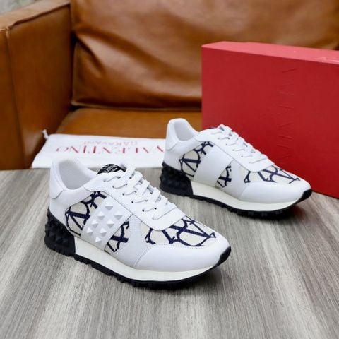 GIÀY THỂ THAO NAM VLT DÁNG RUNNER PHỐI LOGO CỠ LỚN ĐINH TÁN NỔI BẬT