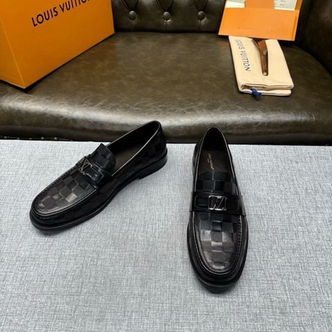 GIÀY LOAFER NAM L V HỌA TIẾT DAMIER ÉP NỔI – PHOM LỊCH LÃM
