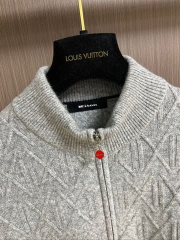 ÁO LEN NAM KTN CỔ ĐỨNG TỐI GIẢN – HỌA TIẾT DỆT NỔI TINH TẾ