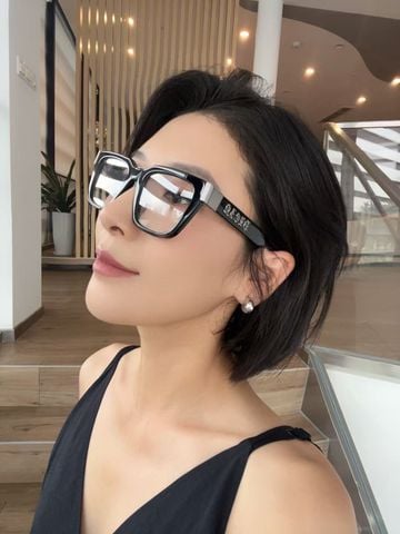 KÍNH MẮT NAM NỮ PP* PHOM VUÔNG OVERSIZE, CÀNG LOGO GOTHIC KIM LOẠI NỔI