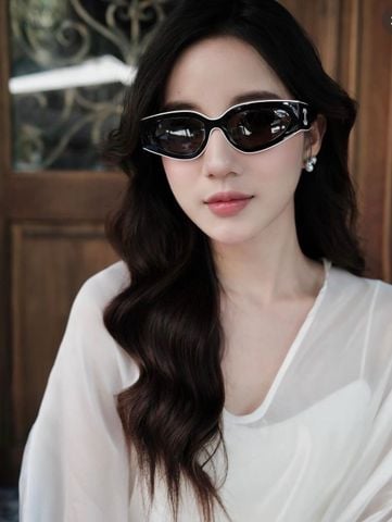 KÍNH MẮT NỮ CN DÁNG OVAL CAT EYE CÀNG BẢN LOGO NỔI TRÒNG MÀU