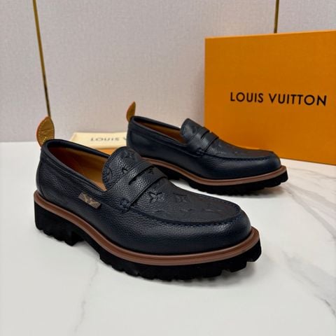GIÀY NAM LOAFER L V MONOGRAM DẬP NỔI ĐẾ CAO BẢN LỚN