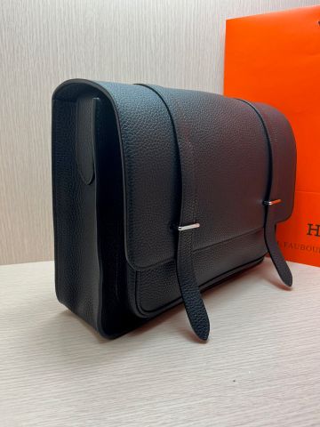 TÚI ĐEO CHÉO NAM HERM MAIL BAG DA BÒ NÂU 34CM