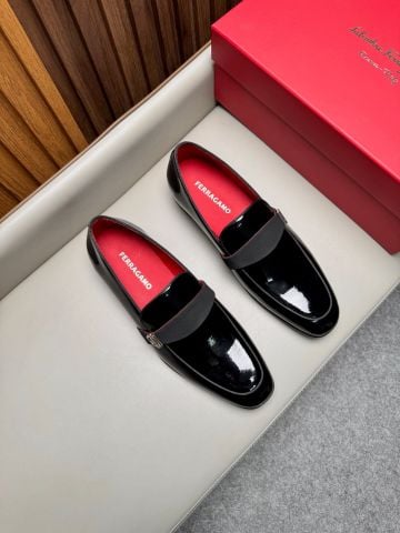 GIÀY NAM LOAFER FG DÁNG FORMAL DA BÒ PHỦ BÓNG SÂU QUAI SADDLE GANCINI