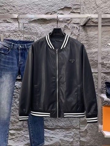 ÁO KHOÁC NAM PRD DÁNG BOMBER DA CỔ BO VIỀN SỌC PHỐI LOGO TAM GIÁC