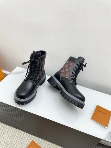 BOOT NAM NỮ L*V  ĐẾ CAO 4.5CM PHỐI MONOGRAM THU ĐÔNG