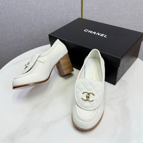 GIÀY NỮ CHANE* LOAFER GÓT CAO TRẮNG LOGO VÀNG