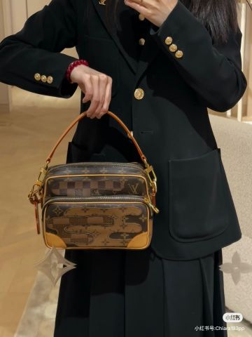 TÚI ĐEO CHÉO NAM LV* NIL PATCHWORK MONOGRAM REVERSE x DAMIER – CHARM NỔI BẬT