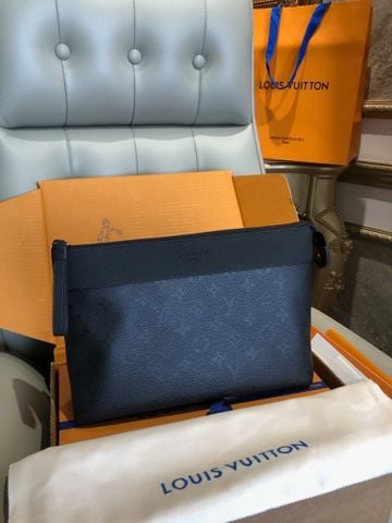 TÚI CLUTCH CẦM TAY UNISEX L V HOẠ TIẾT MONOGRAM ECLIPSE – DÁNG SOUPLE TỐI GIẢN
