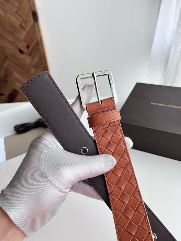 THẮT LƯNG NAM BV ĐAN INTRECCIO THỦ CÔNG KHÓA KIM VUÔNG VÁT CẠNH