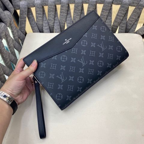 TÚI CẦM TAY NAM LV* PHIÊN BẢN 2025 – HỌA TIẾT ĐEN LỊCH LÃM