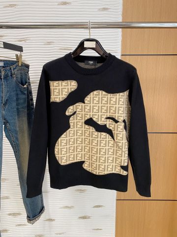 ÁO LEN NAM FEN MONOGRAM KHỐI JACQUARD – DÁNG BASIC THANH LỊCH