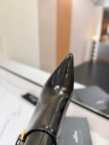 BOOT NỮ YSL*  GÓT KIM LOẠI 9.5CM, MŨI NHỌN – DA NÂU COGNAC