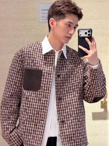 ÁO KHOÁC NAM L V CỔ TRÒN KHÔNG VE TWEED DỆT NỔI PHỐI DA