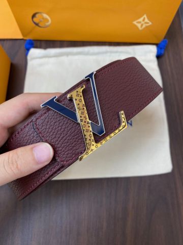 THẮT LƯNG NAM L*V  – KHÓA CHỮ BIỂU TƯỢNG ĐÚC