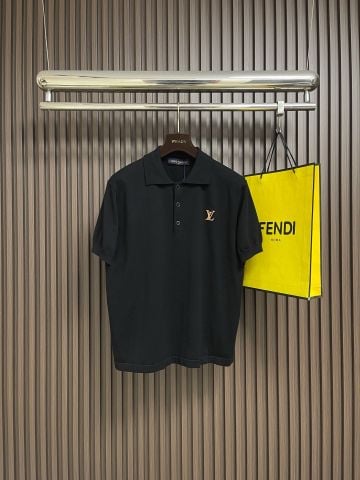 ÁO POLO NAM NỮ L V FINE-GAUGE PIQUÉ KNIT – KÝ TỰ DA THÊU NỔI