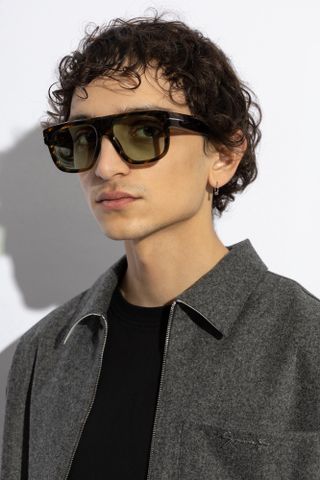 KÍNH NAM TF* GỌNG VUÔNG CỔ ĐIỂN – LOGO “T” KIM LOẠI, TRÒNG RÂM NÂU