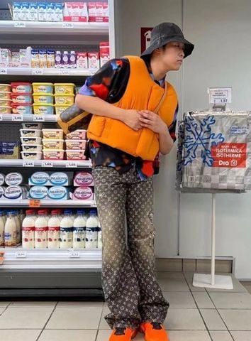 QUẦN JEANS NAM L V DÁNG BAGGY RỘNG MONOGRAM JACQUARD TOÀN THÂN