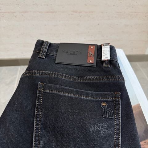 QUẦN JEANS NAM H M DÁNG STRAIGHT FORM CHUẨN – LOGO DẬP NỔI