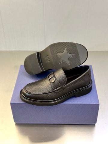 GIÀY NAM LOAFER D DÁNG ODÉON DA BÊ VÂN HẠT KHÓA CD