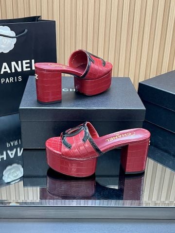 SANDAL CAO GÓT NỮ CN GÓT 10CM ĐẾ 4CM LOGO ĐÔI NỔI KHỐI DÁNG MULE TÔN CHÂN