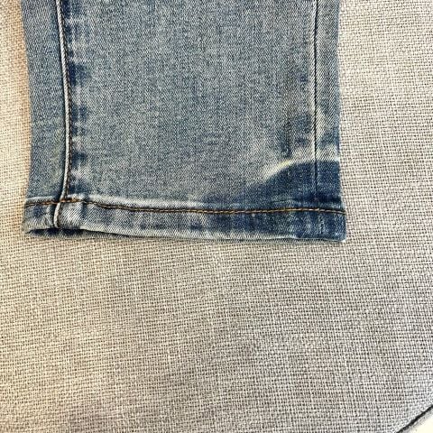 QUẦN JEANS NAM D O WASHED DENIM – PHOM ỐNG ĐỨNG, CẠP LƯNG HỌA TIẾT & TÚI SAU NHẬN DIỆN