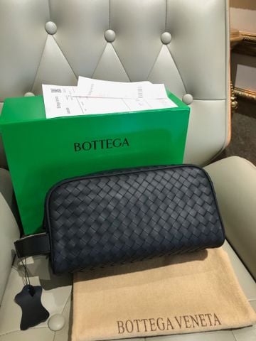 TÚI CẦM TAY NAM B V INTRECCIATO LEATHER POUCH