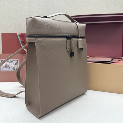 BALO NAM NỮ LP EXTRA BACKPACK L30 DA BÒ VÂN HẠT PHOM VUÔNG PADLOCK CHARM