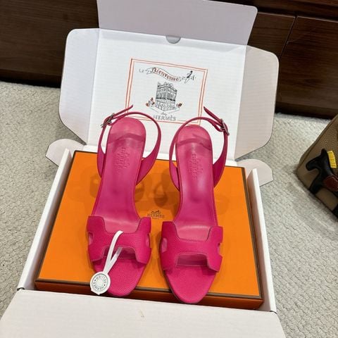 SANDAL CAO GÓT NỮ H M DÁNG H BIỂU TƯỢNG