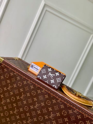 VÍ NAM NỮ LV* MONOGRAM  PHỐI TRẮNG – CHIẾC VÍ NHỎ TẠO ẤN TƯỢNG LỚN