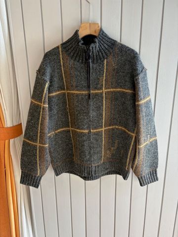 ÁO LEN NAM HSW* CỔ ZIP KẺ Ô GHI