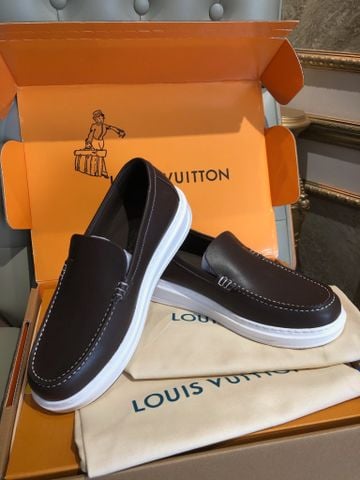 GIÀY SLIP ON NAM LV PHOM LOAFER DA BÒ LỚP ĐẦU ĐẾ TPU SIÊU NHẸ