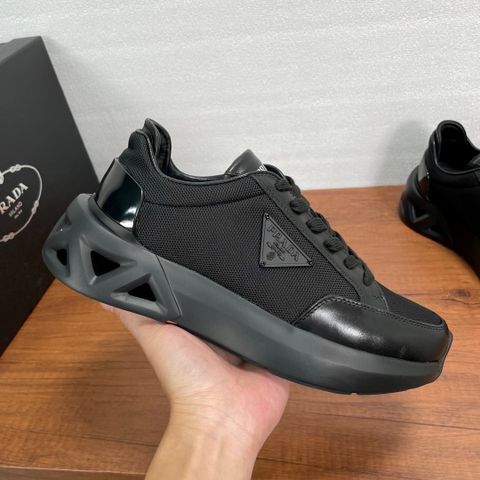 GIÀY THỂ THAO NAM PRAD* SNEAKER LƯỚI PHỐI DA – GÓT TPU HÌNH KHỐI