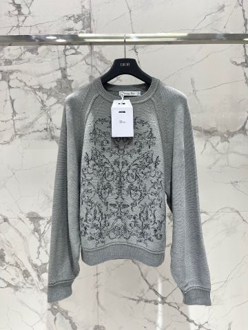 ÁO LEN NỮ DIO* THÊU BƯỚM TOÀN THÂN, LEN LÔNG CỪU MỀM ẤM