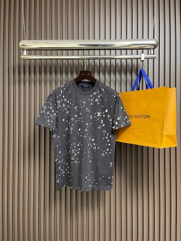 ÁO THUN NAM NỮ L V MONOGRAM WATERDROPS – COTTON JERSEY ĐÍNH RHINESTONE NGỰC