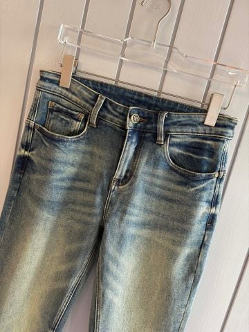 QUẦN JEANS NAM DG WASH XƯỚC – ĐIỂM NHẤN CẠP & TÚI SAU IN HỌA TIẾT,