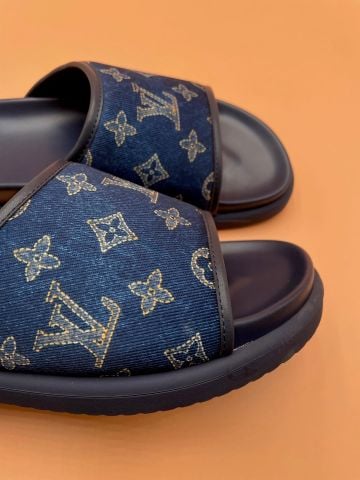 SANDAL NAM L V MONOGRAM DENIM QUAI NGANG BẢN LỚN
