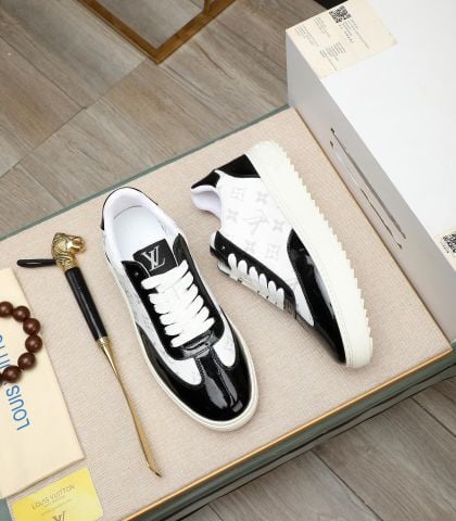 GIÀY SNEAKER NAM L V MONOGRAM PHỐI DA BÓNG PHOM TRÌNH DIỄN