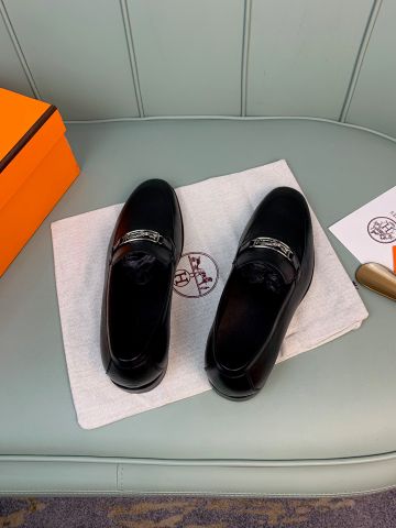 GIÀY NAM LOAFER HERM* KHÓA H BIỂU TƯỢNG – DA ĐEN CAO CẤP