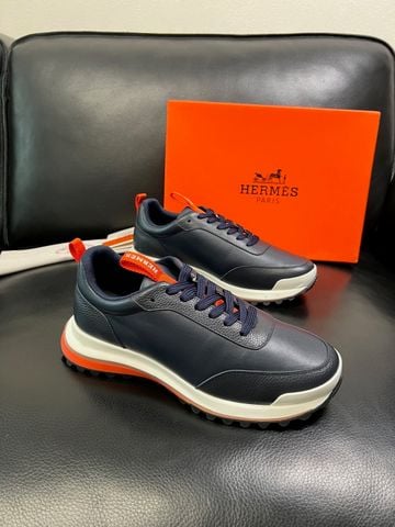 GIÀY NAM SNEAKER HERM* DA NAVY PHỐI CAM NĂNG ĐỘNG
