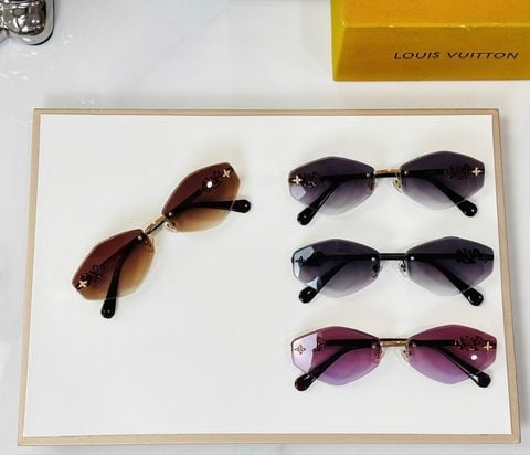 KÍNH MẮT NỮ L*V  GỌNG MẢNH HOA VĂN VÀNG TRÒNG TÍM OMBRE