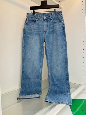 QUẦN JEANS NAM BV* PHOM ỐNG SUÔNG RỘNG VỪA, PATCH DA DẬP HỌA TIẾT