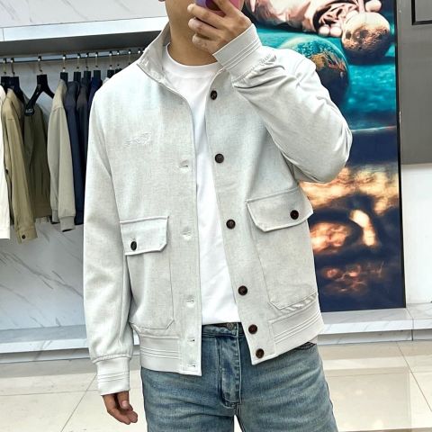 ÁO KHOÁC NAM LP CỔ ĐỨNG PHOM GỌN TINH TẾ THÊU LOGO NHẸ NHÀNG