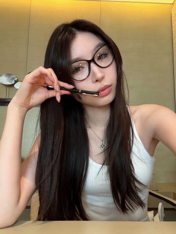 KÍNH MẮT NỮ CHNEL GỌNG OVAL ĐEN – LOGO KIM LOẠI TINH TẾ