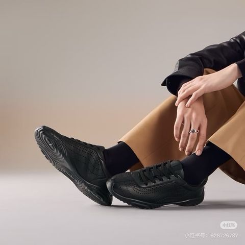 GIÀY SNEAKER NAM NỮ H M* MATCH RETRO DA BÊ PHỐI HỌA TIẾT ĐỤC LỖ H EN BIAIS