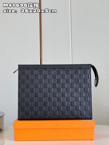 VÍ CẦM TAY NAM LV* CARO DẬP NỔI – PHOM GỌN LỊCH LÃM