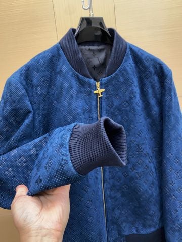 ÁO KHOÁC NAM LV* SUEDE LỘN MONOGRAM – THU-ĐÔNG