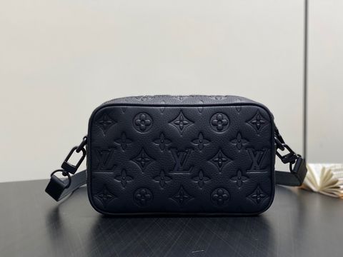 TÚI ĐEO CHÉO NAM L*V  MONOGRAM SHADOW ĐEN TROCADERO